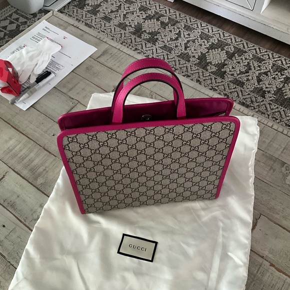 GUCCI GG Supreme Monogram
Punk Print Tote Handbag Hot Pink w Dust Bag - Picture 3 of 15